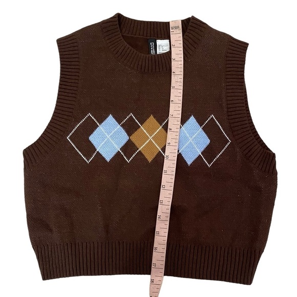 Sweater Vest Women’s Small Divided by H&M Brown Blue And White Diamonds - Picture 3 of 8